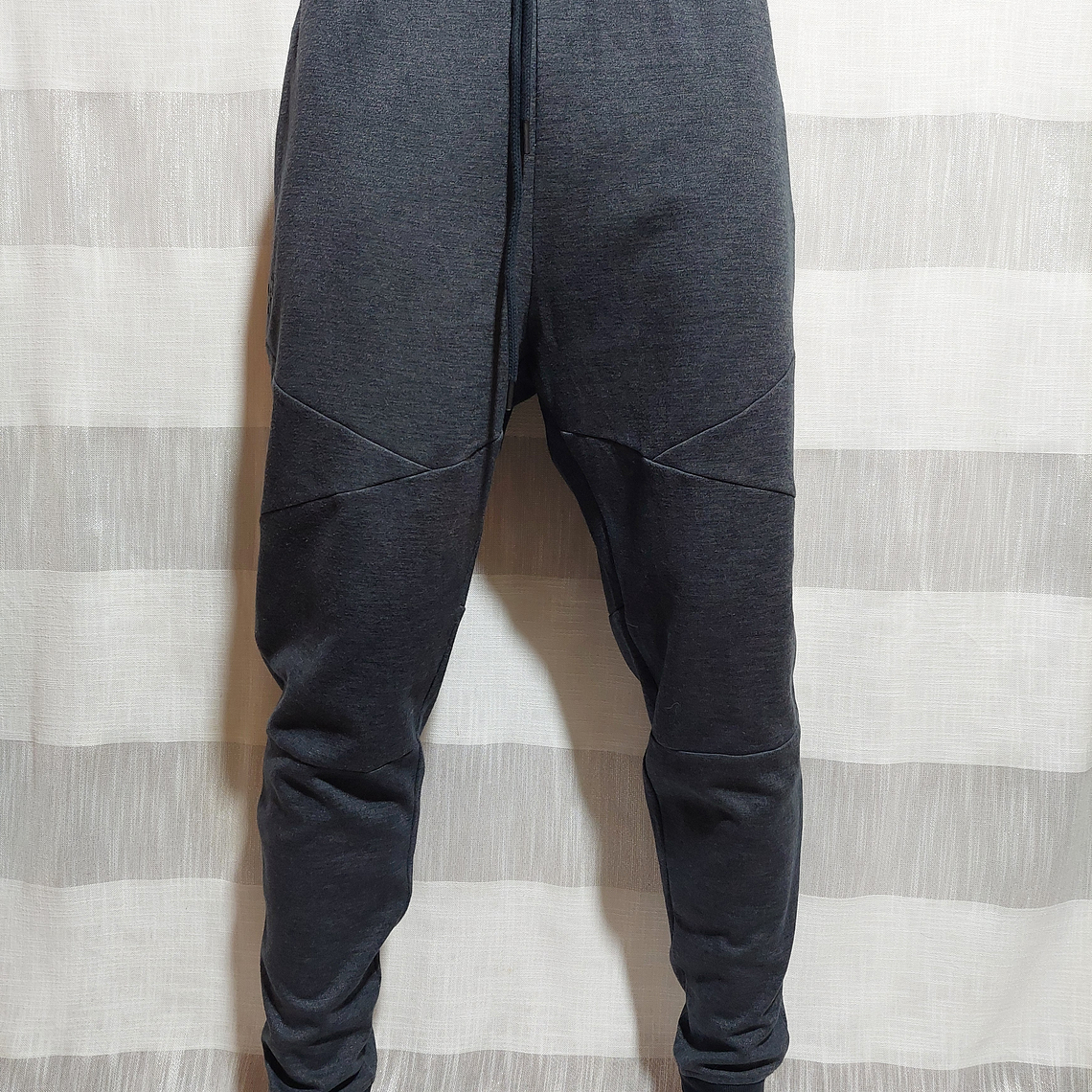 PANTALÓN BUZO GRIS UNDER ARMOUR TALLA 2XL 2
