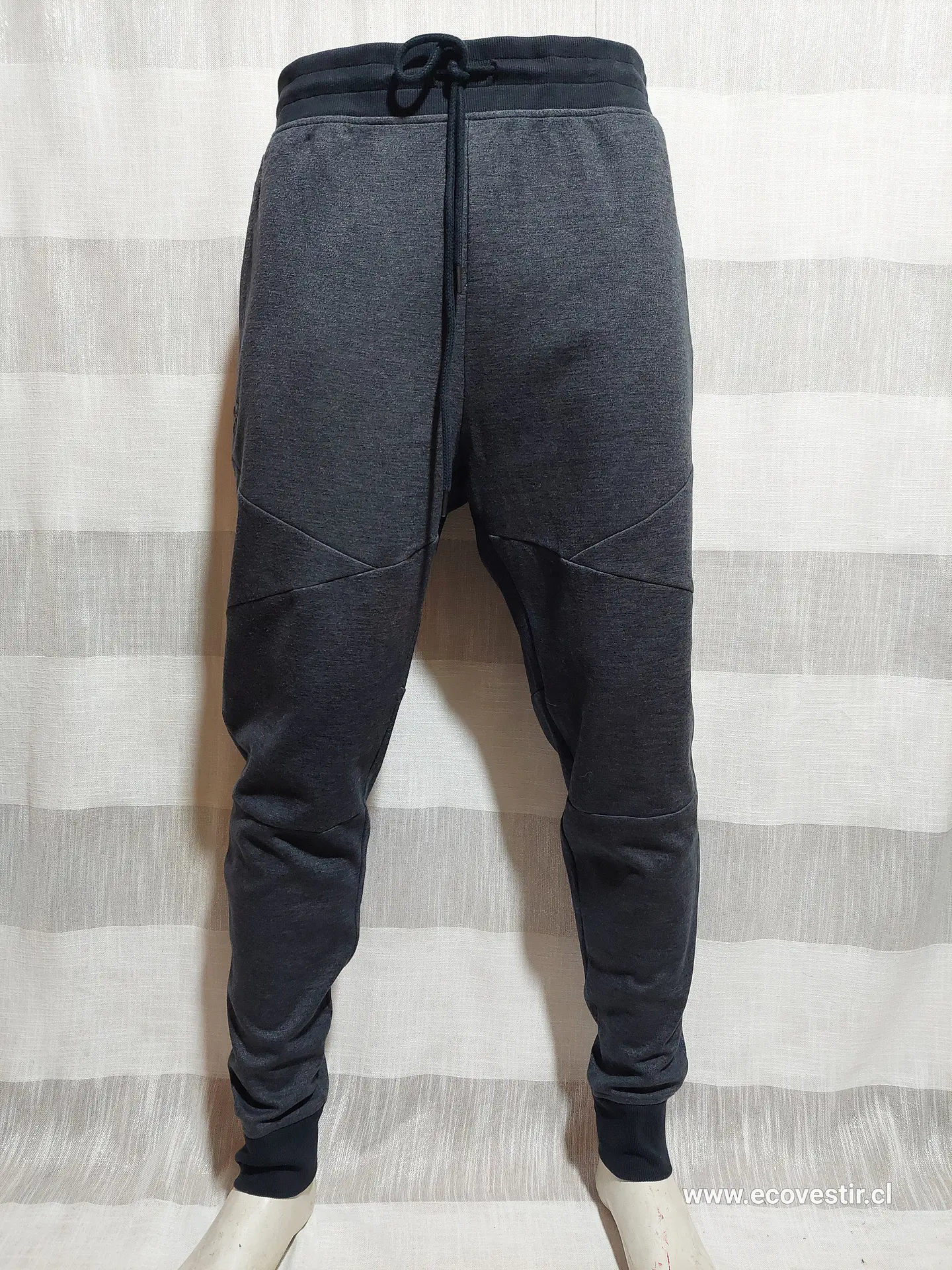 PANTALÓN BUZO GRIS UNDER ARMOUR TALLA 2XL 2