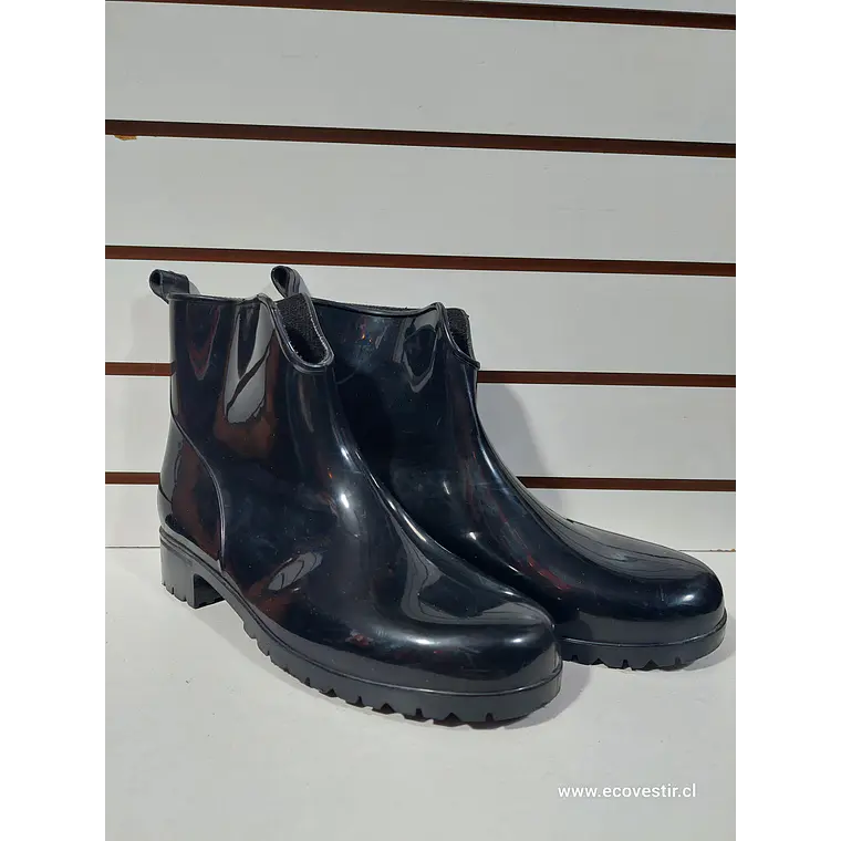 BOTIN DE AGUA MUJER NEGRO NRO.40  1