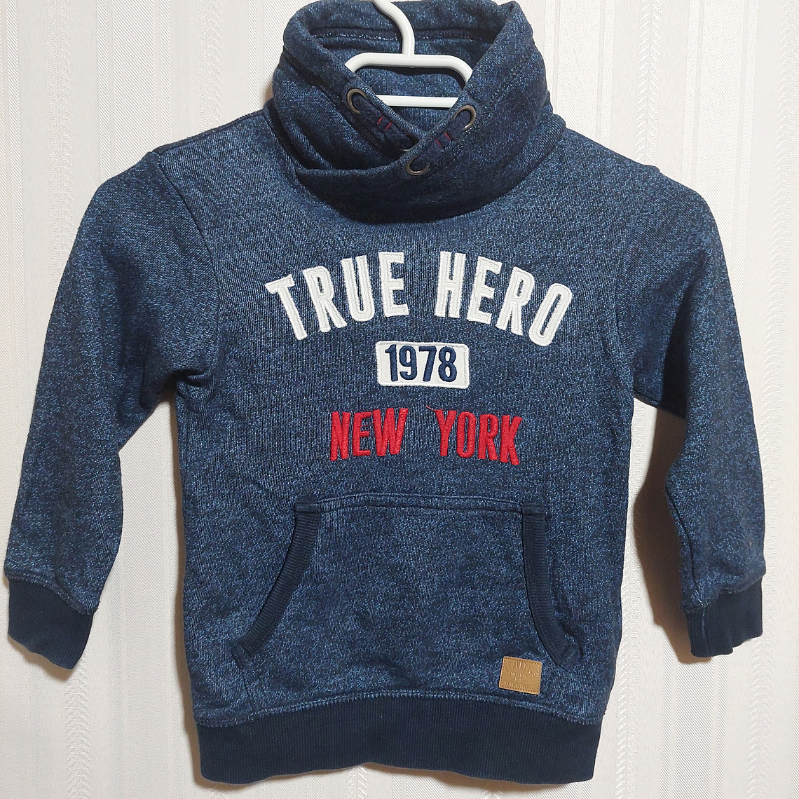 POLERÓN CANGURO S/GORRO AZUL TALLA 2-4 1