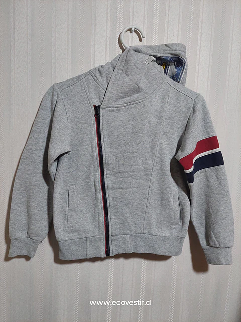 POLERÓN CON GORRO Y CIERRE GRIS TALLA 8A/128
