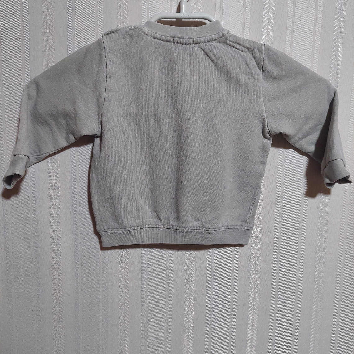 POLERÓN BABY GRIS PIXEL TALLA 9M 2