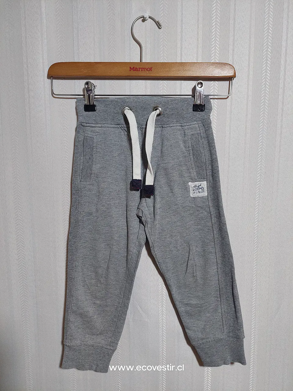 PANTALÓN BUZO NIÑO GRIS 1