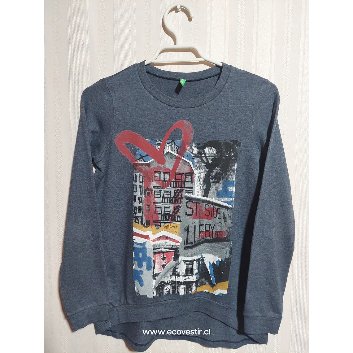 POLERA GRIS JUVENIL CON ESTAMPADO BENETTON TALLA XL (10-11A) 1