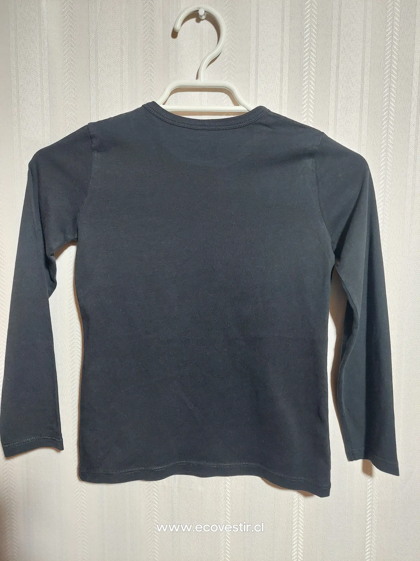 POLERA ML NIÑA NEGRO ESTAMPADO BENETTON TALLA 6-7A  2