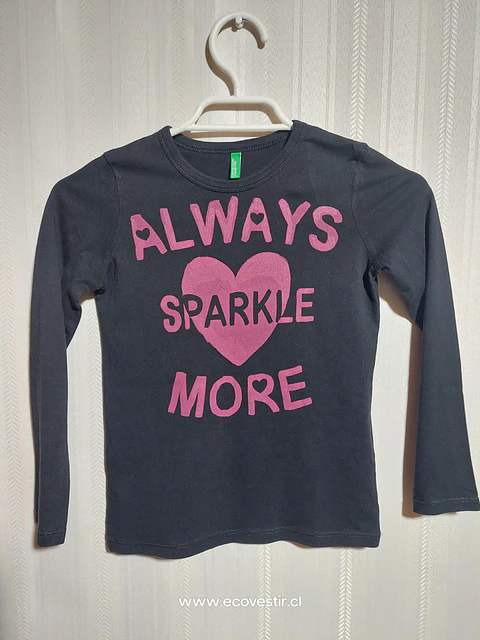 POLERA ML NIÑA NEGRO ESTAMPADO BENETTON TALLA 6-7A 