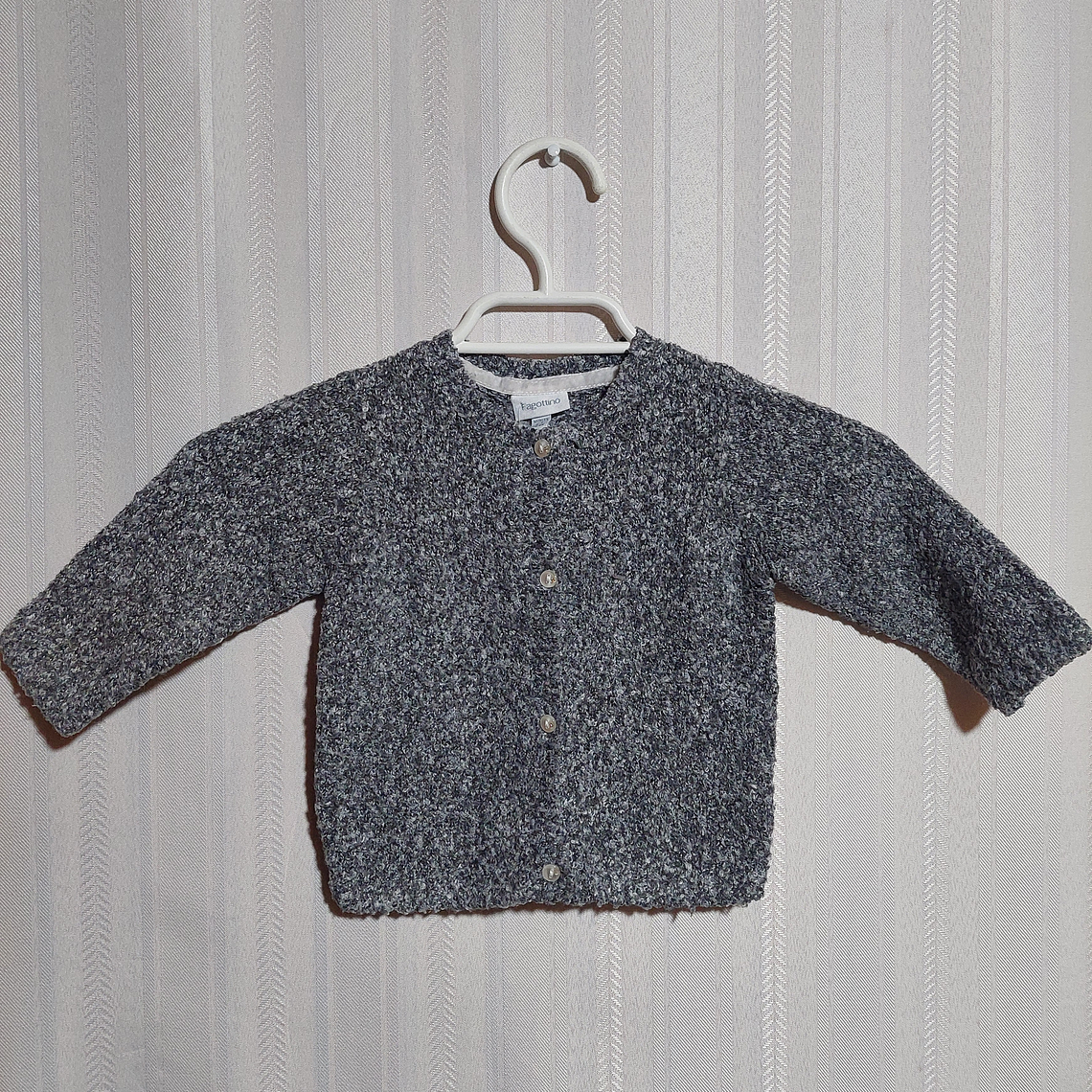 CHALECO BOTON BEBÉ GRIS FAGOTTINO TALLA 6-9M 1