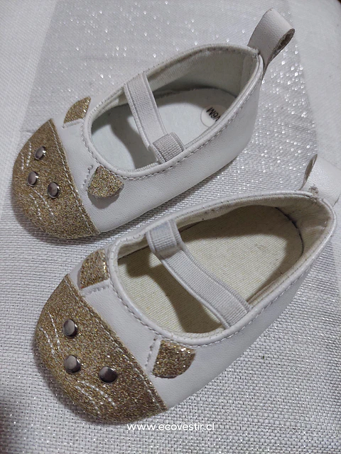 Zapato Bebé color Blanco- Brillo  3 a 6 Meses