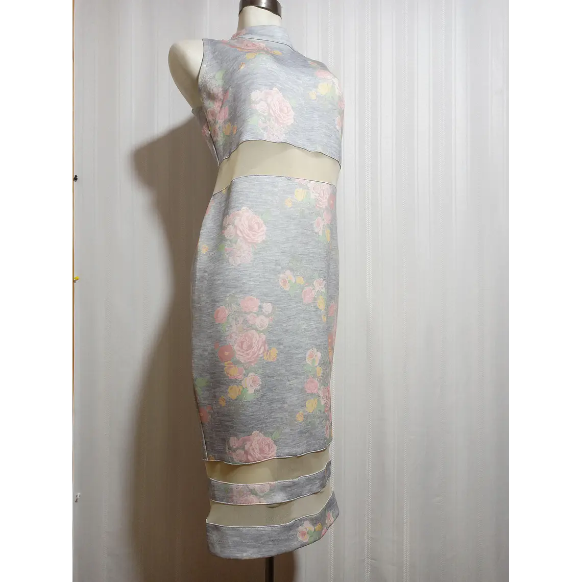 VESTIDO CASUAL FLOREADO  KARDASHIAN TALLA 38 L 3