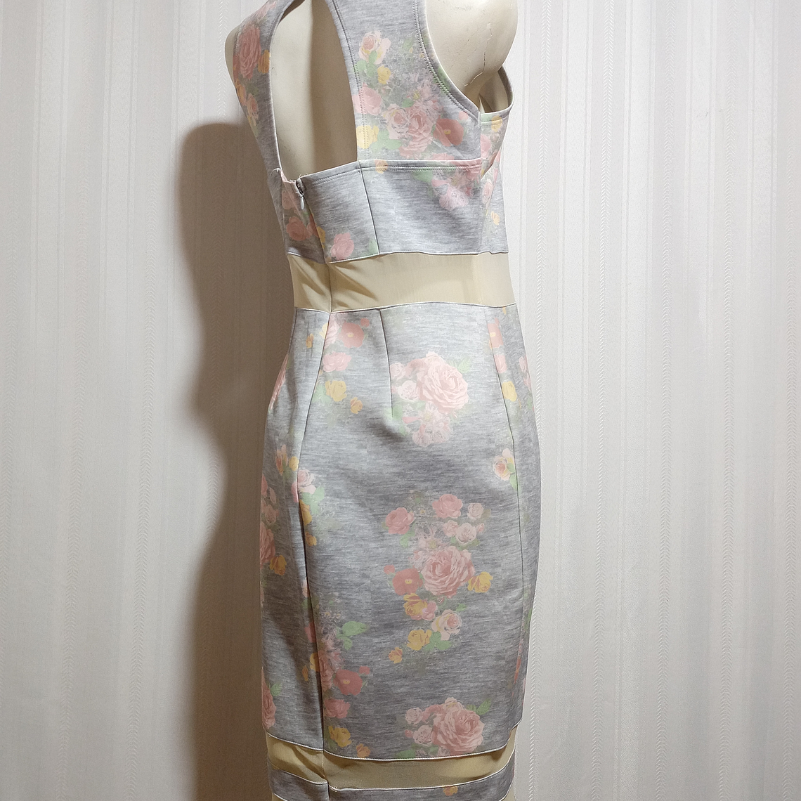 VESTIDO CASUAL FLOREADO  KARDASHIAN TALLA 38 L 2