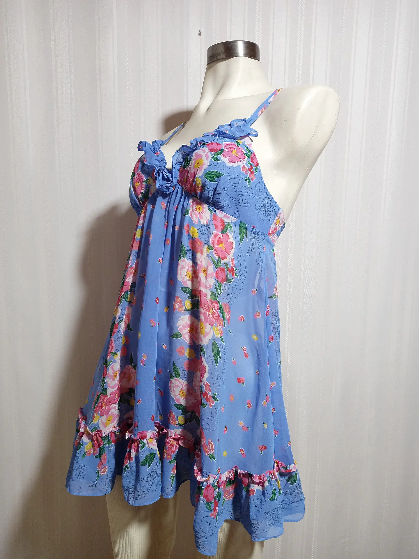 Vestido Baby Doll Floral Celeste Translúcido Marca BETSEY JOHNSON  Talla M 1