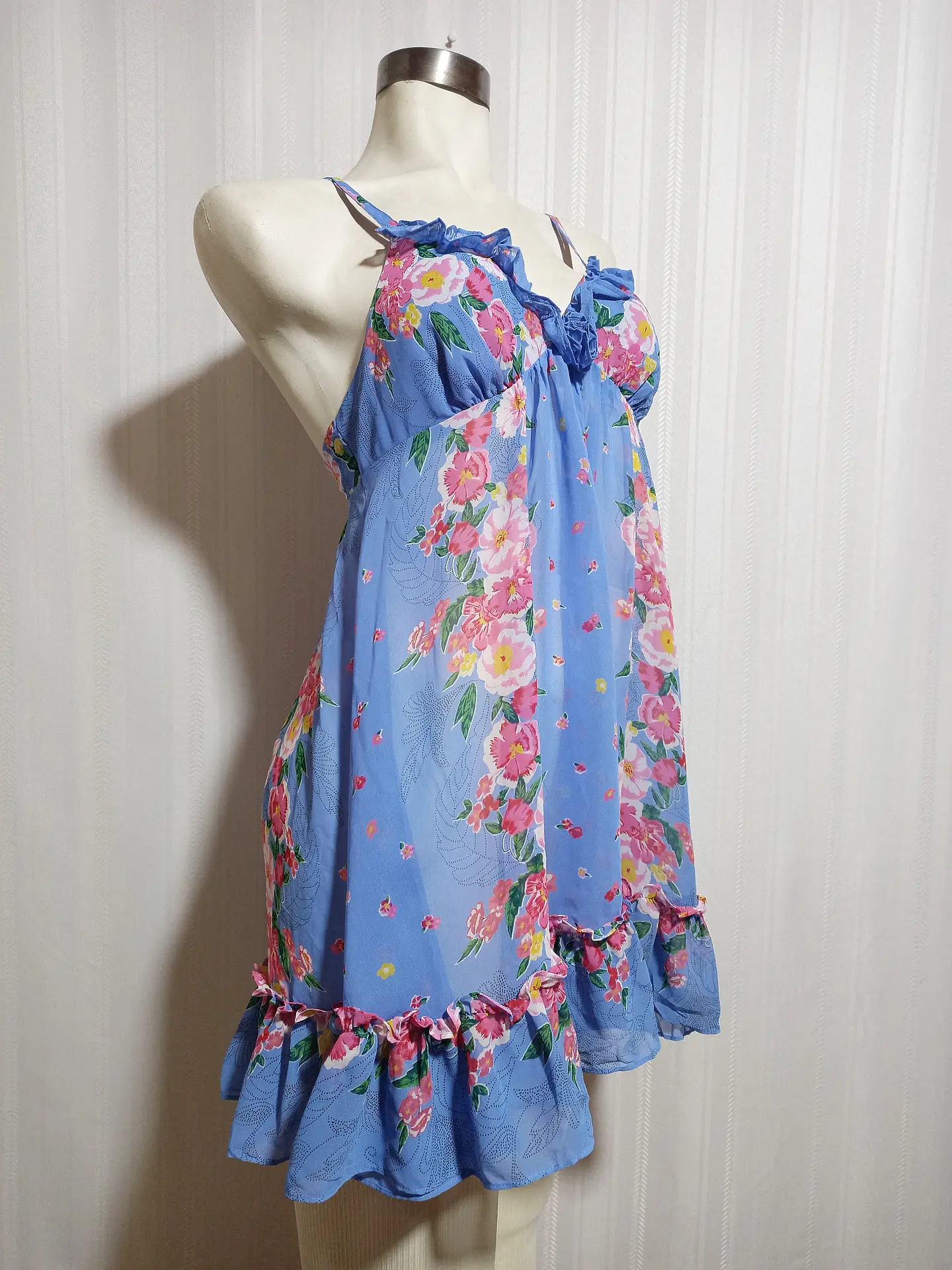 Vestido Baby Doll Floral Celeste Translúcido Marca BETSEY JOHNSON  Talla M 2