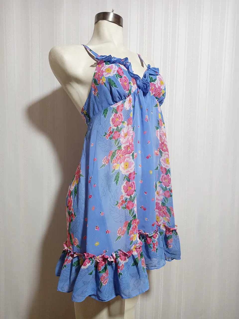 Vestido Baby Doll Floral Celeste Translúcido Marca BETSEY JOHNSON  Talla M 2