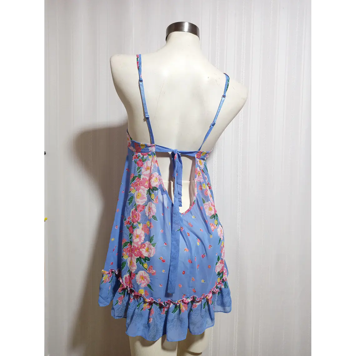 Vestido Baby Doll Floral Celeste Translúcido Marca BETSEY JOHNSON  Talla M 3