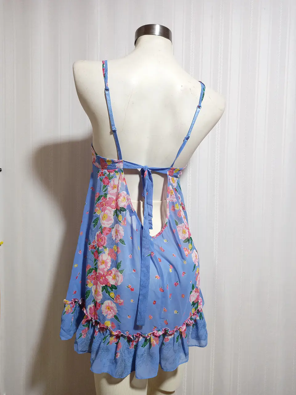 Vestido Baby Doll Floral Celeste Translúcido Marca BETSEY JOHNSON  Talla M 3