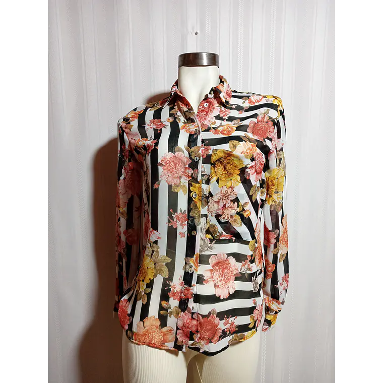 BLUSA ESTAMPADA ZARA BASIC TALLA XS  1