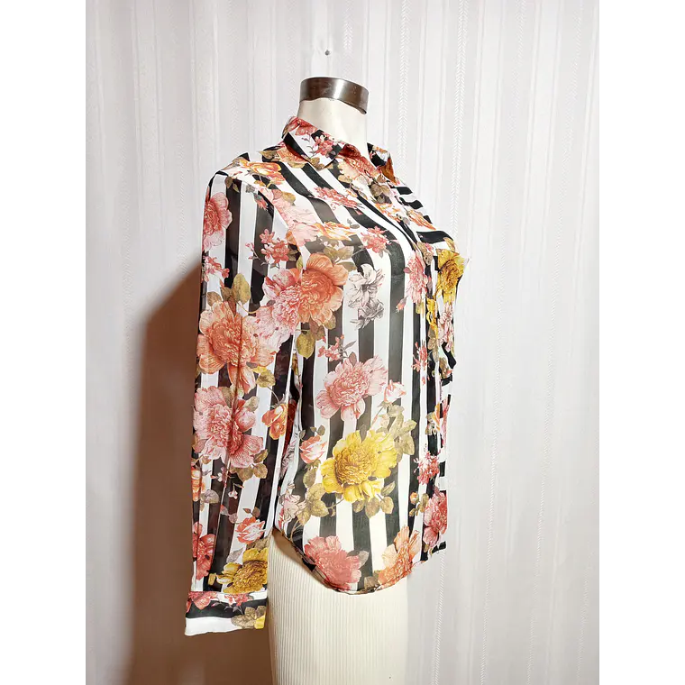 BLUSA ESTAMPADA ZARA BASIC TALLA XS  3