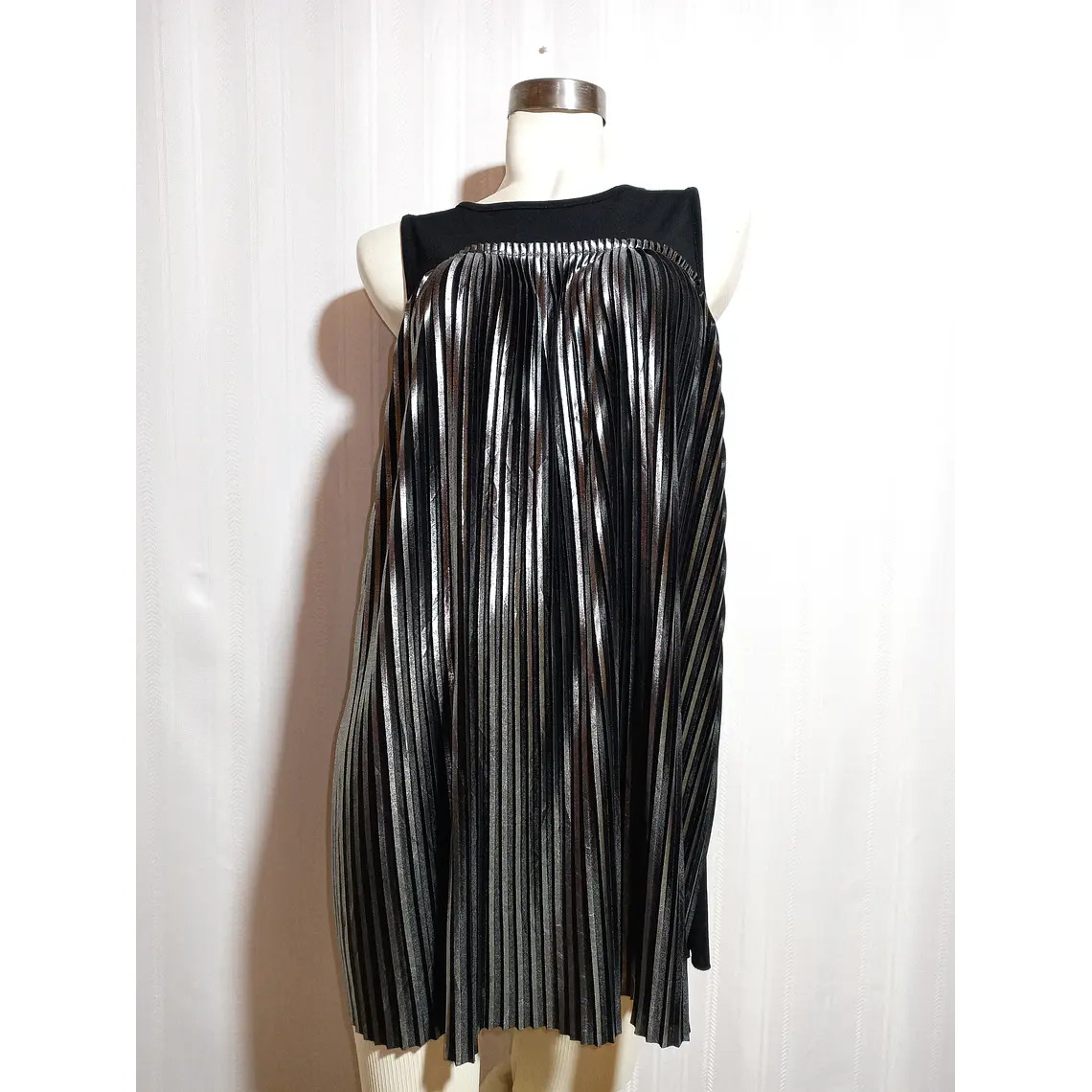 BLUSA NEGRA SIN ETIQUETA 2