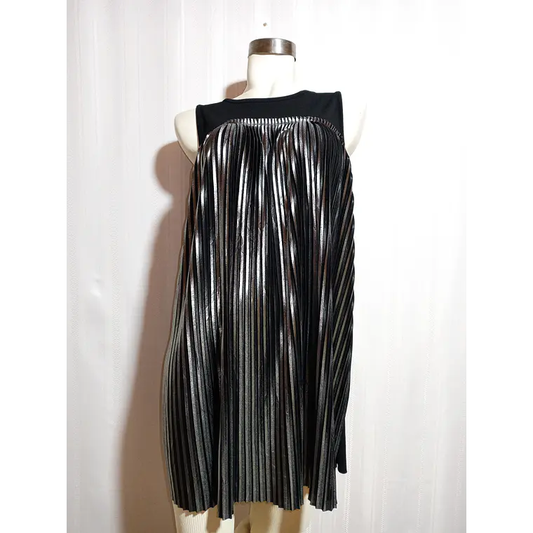 BLUSA NEGRA SIN ETIQUETA 2
