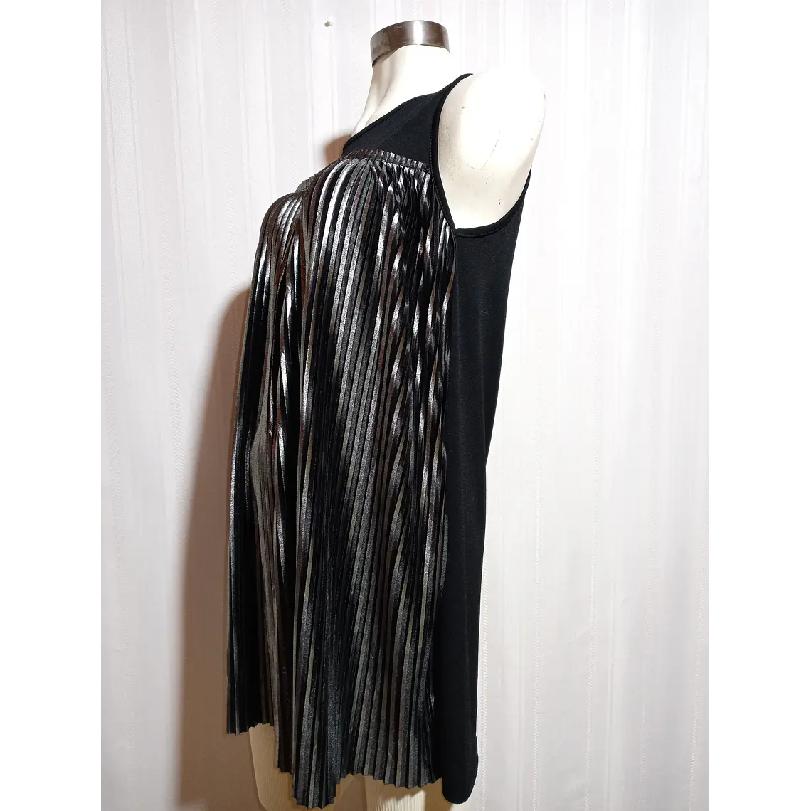 BLUSA NEGRA SIN ETIQUETA 3