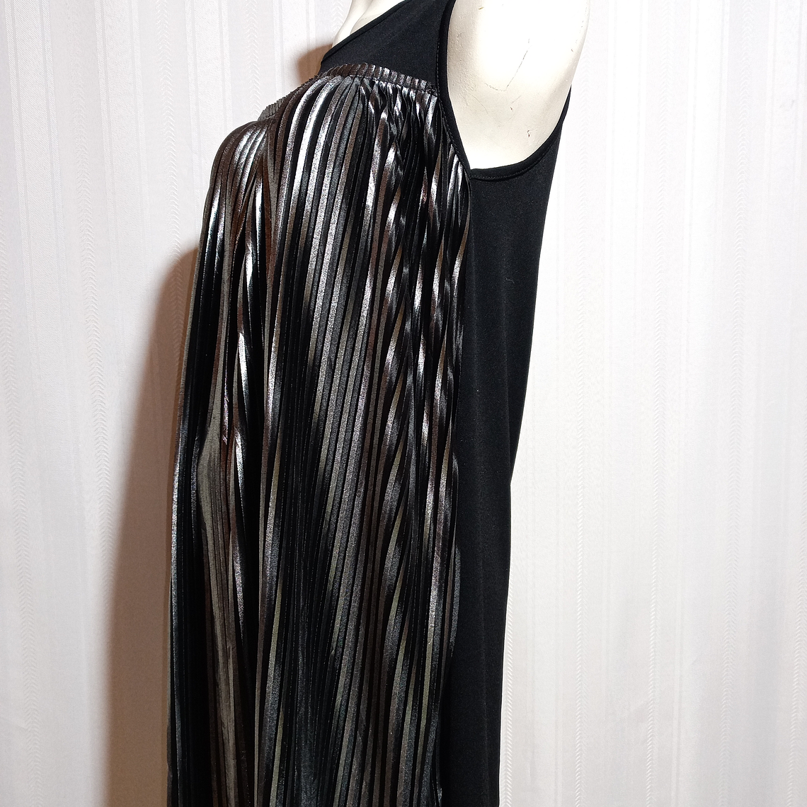 BLUSA NEGRA SIN ETIQUETA 3