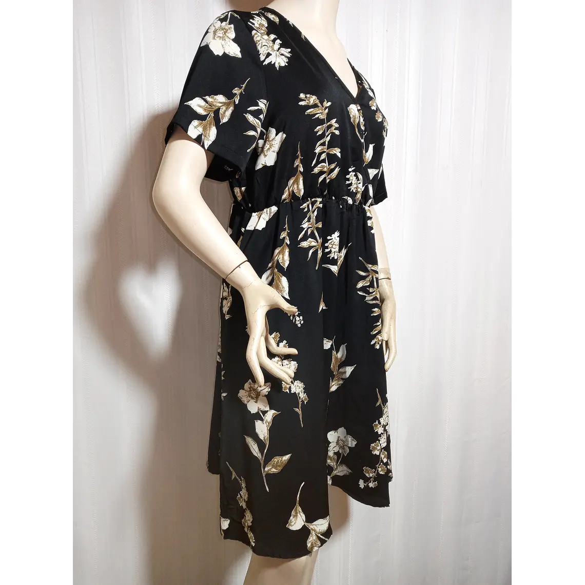 VESTIDO FLORAL MULTICOLOR SHEIN TALLA 0XL  1
