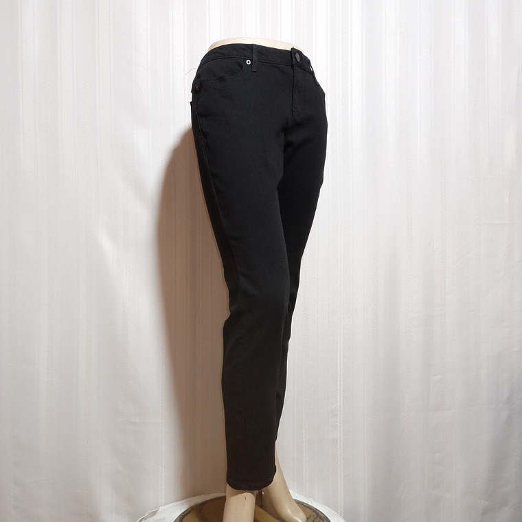 PANTALÓN JEANS NEGRO NO BOUNDARIES TALLA 17 2