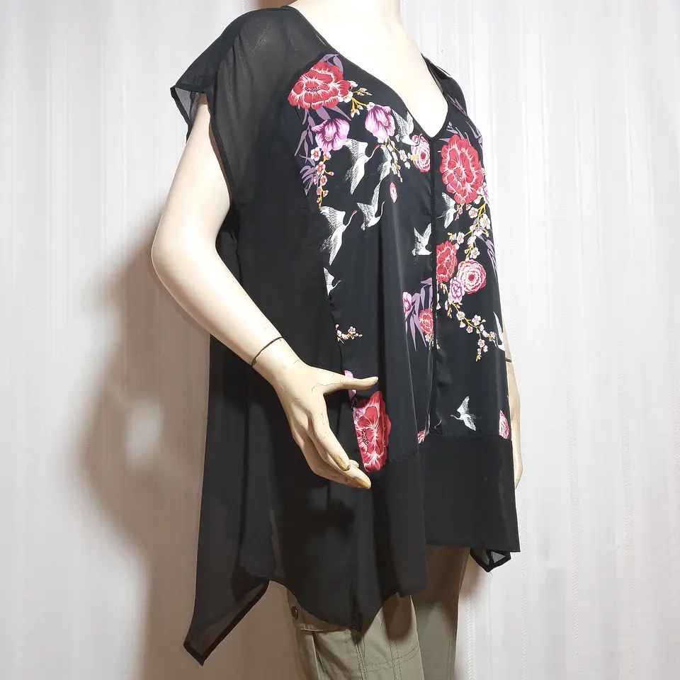 BLUSA MUJER ESTAMPADA FLORAL TORRID TALLA 1X 1