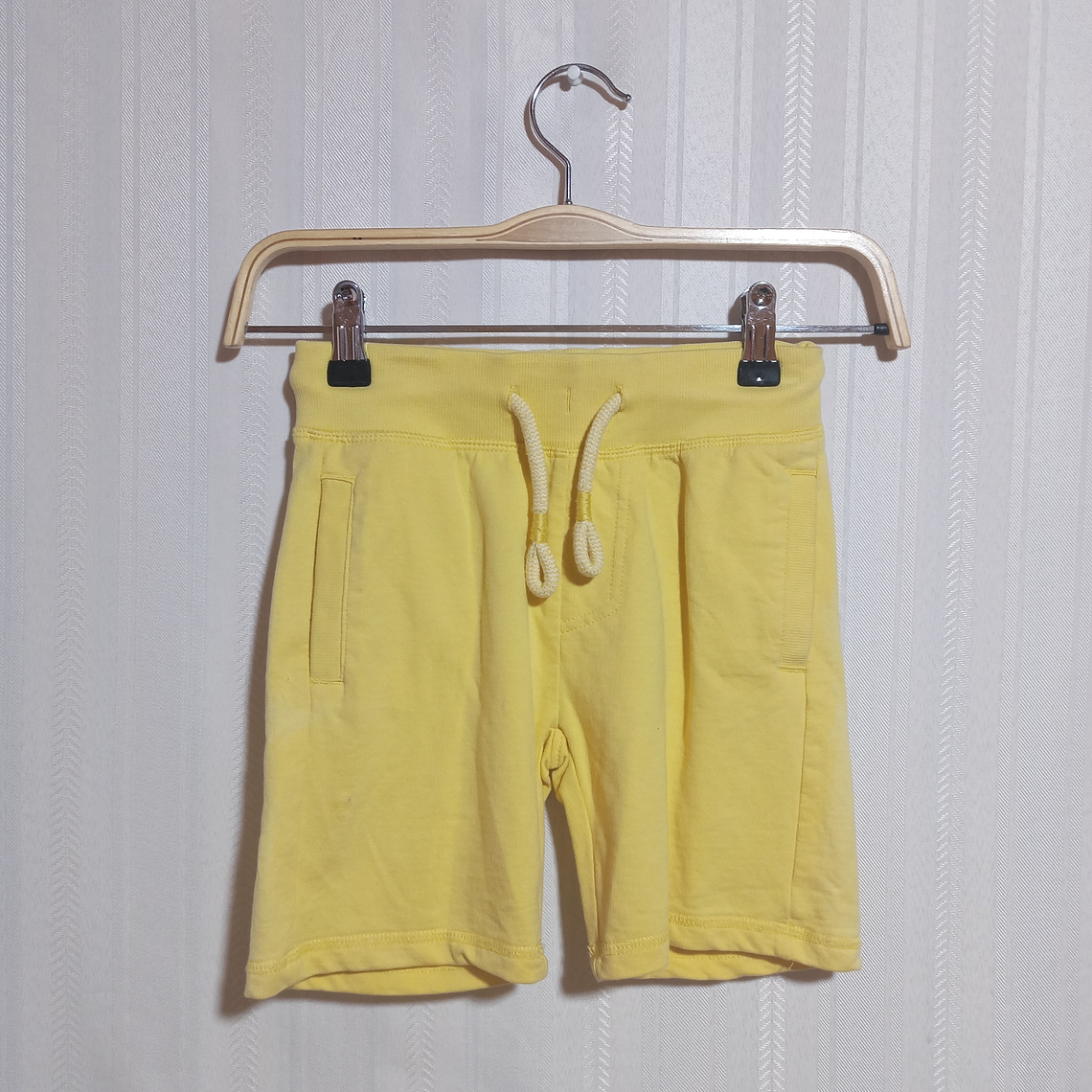 SHORT AMARILLO PIAZZA ITALIA TALLA 4-5 1