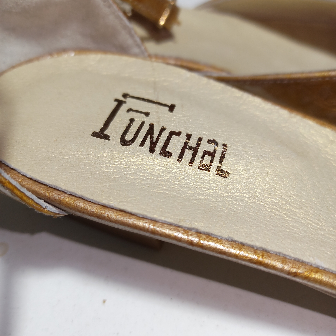 ZAPATO BEIGE DORADO FUNCHAL TALLA 40 5