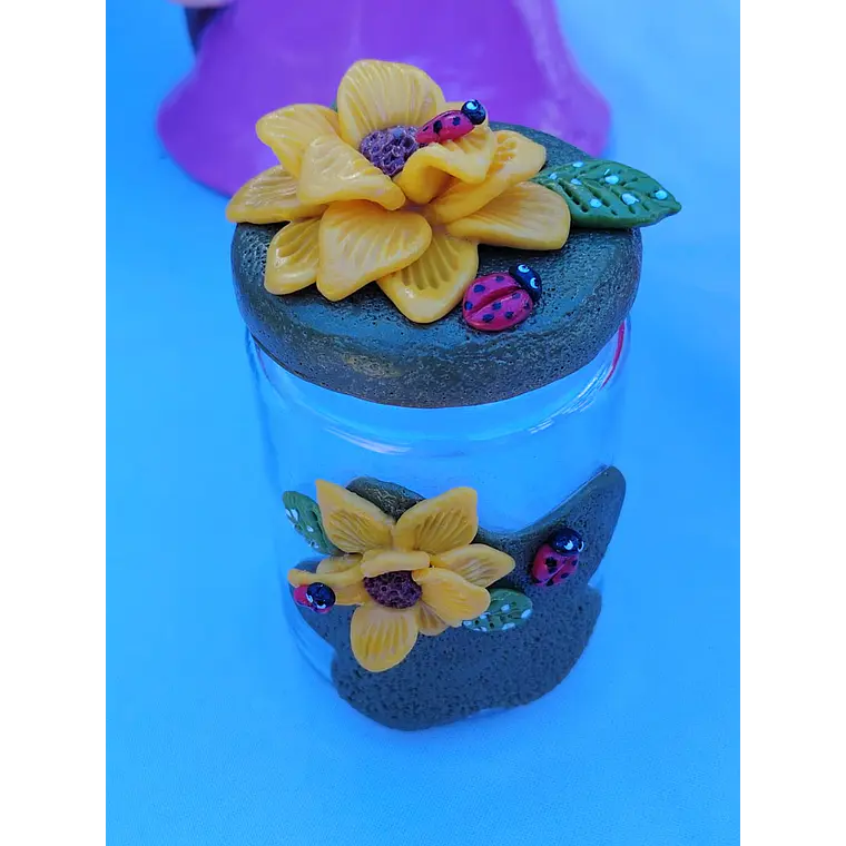 ADORNO FRASCO MARIQUITAS EN FLOR 1