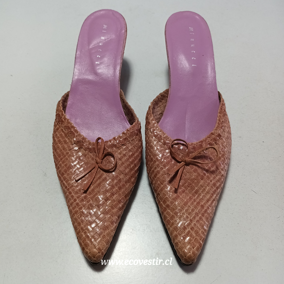 CALZADO ROSADO MINUCCI TALLA N°39 3