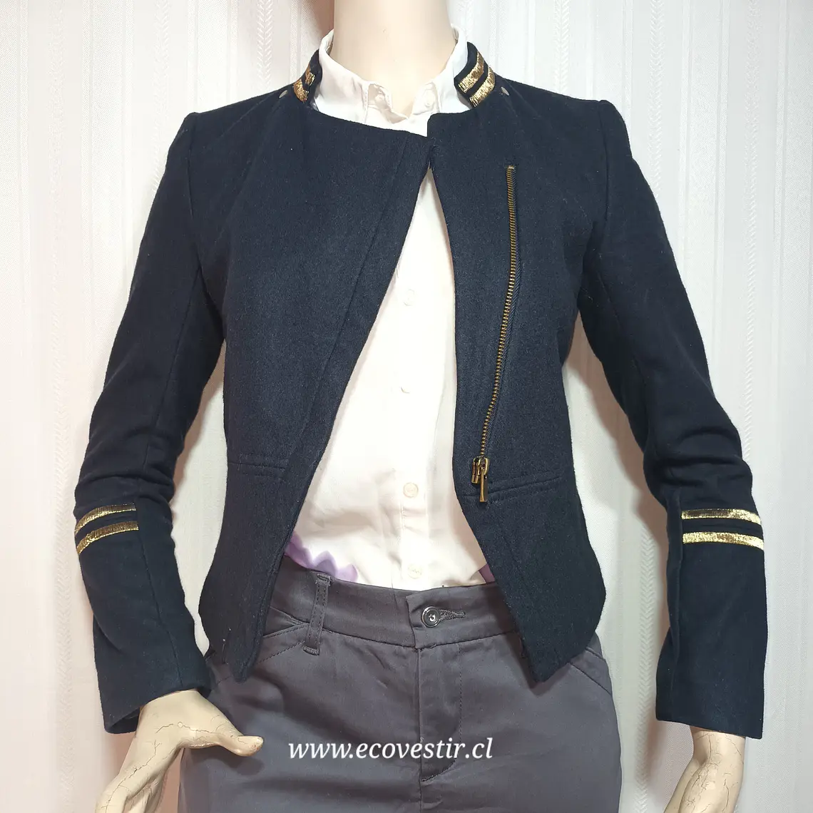 Blazer H&M Azul Marino Mujer con Detalles Dorados Talla 34 2