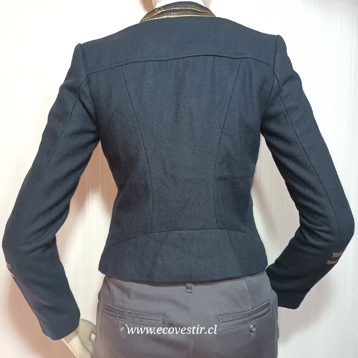 Blazer H&M Azul Marino Mujer con Detalles Dorados Talla 34 4