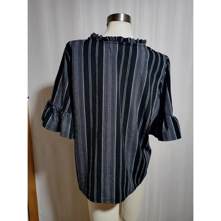 Blusa Mujer Negra con Rayas Gris Madison Hudson Talla 3X 4