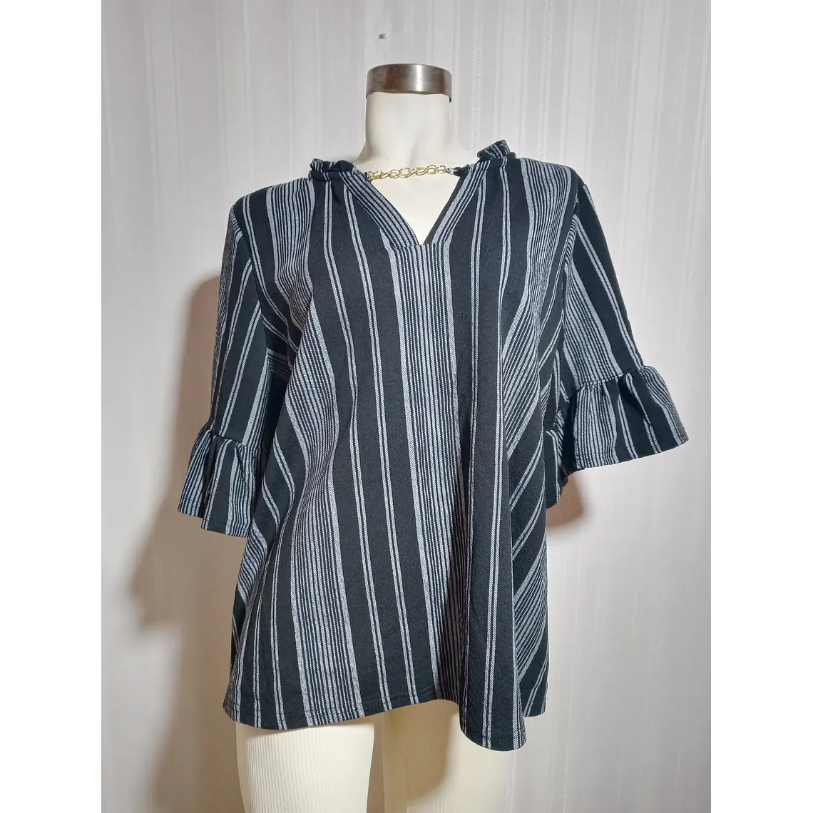 Blusa Mujer Negra con Rayas Gris Madison Hudson Talla 3X 3