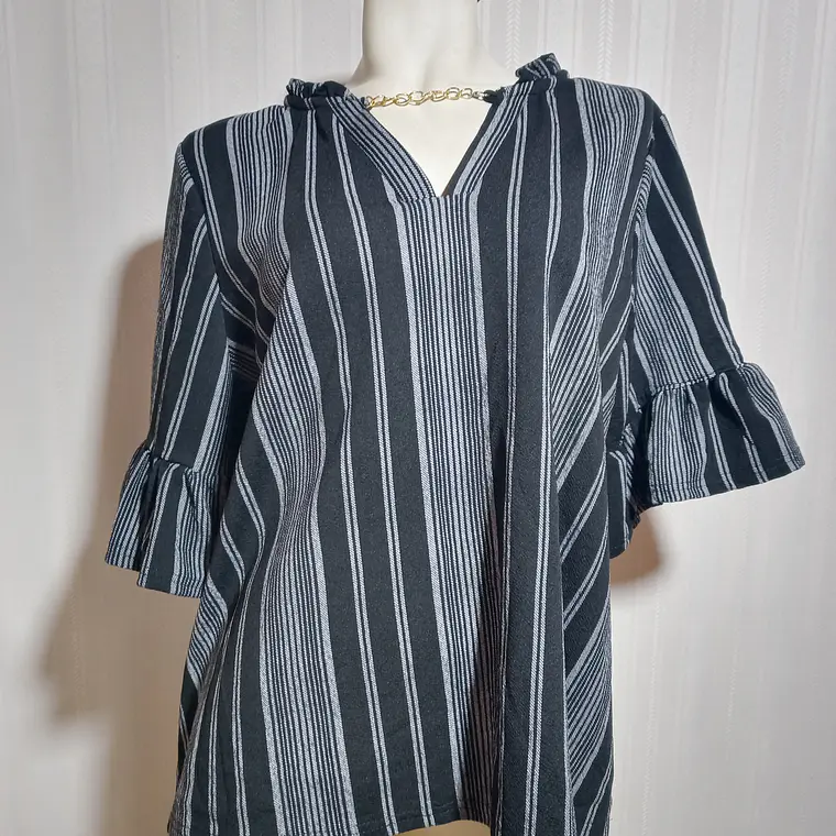 Blusa Mujer Negra con Rayas Gris Madison Hudson Talla 3X 3