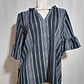 Blusa Mujer Negra con Rayas Gris Madison Hudson Talla 3X - Miniatura 3