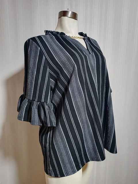Blusa Mujer Negra con Rayas Gris Madison Hudson Talla 3X