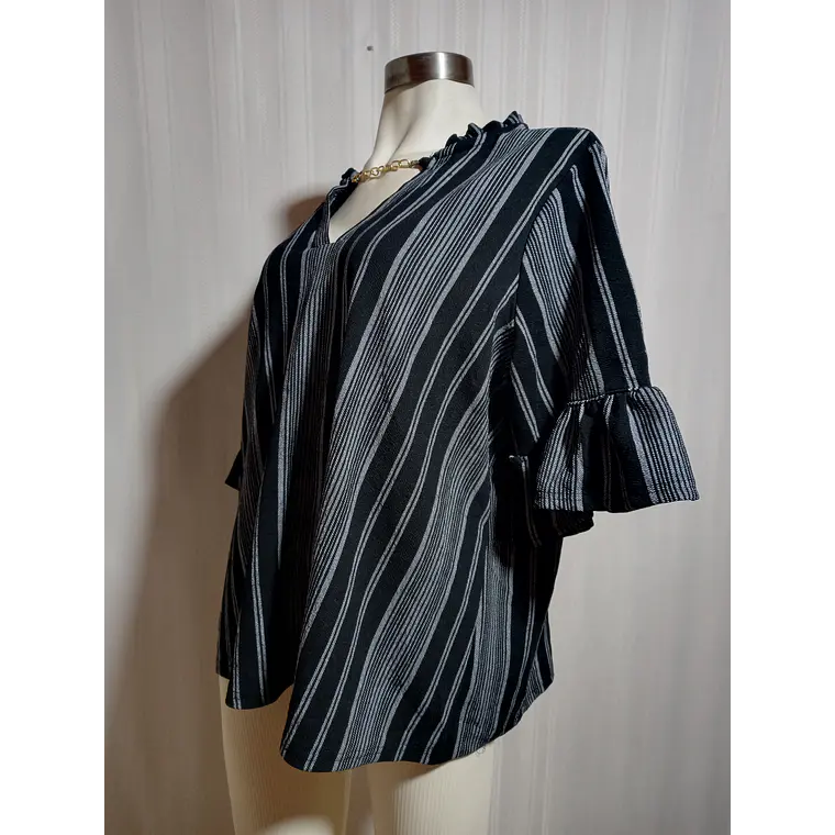 Blusa Mujer Negra con Rayas Gris Madison Hudson Talla 3X 2