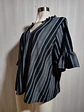 Blusa Mujer Negra con Rayas Gris Madison Hudson Talla 3X - Miniatura 2