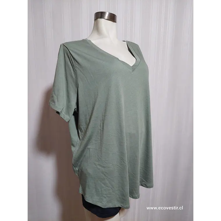 Polera Manga Corta Verde Terra & Sky Talla 2X 2