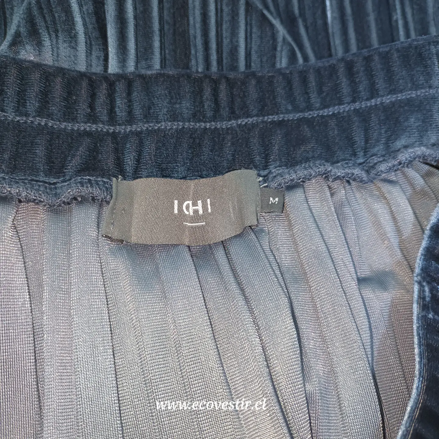 Falda Plisada de Terciopelo Gris ICHI - Talla M 4