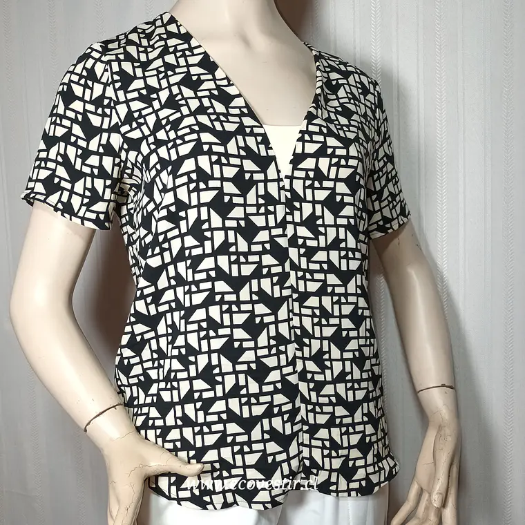  Blusa Zara Basic con Estampado Geométrico Blanco y Negro Talla M  1