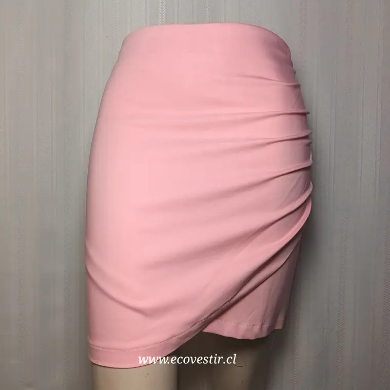 Falda Corta Tubo Drapeada – Rosa Pastel 1