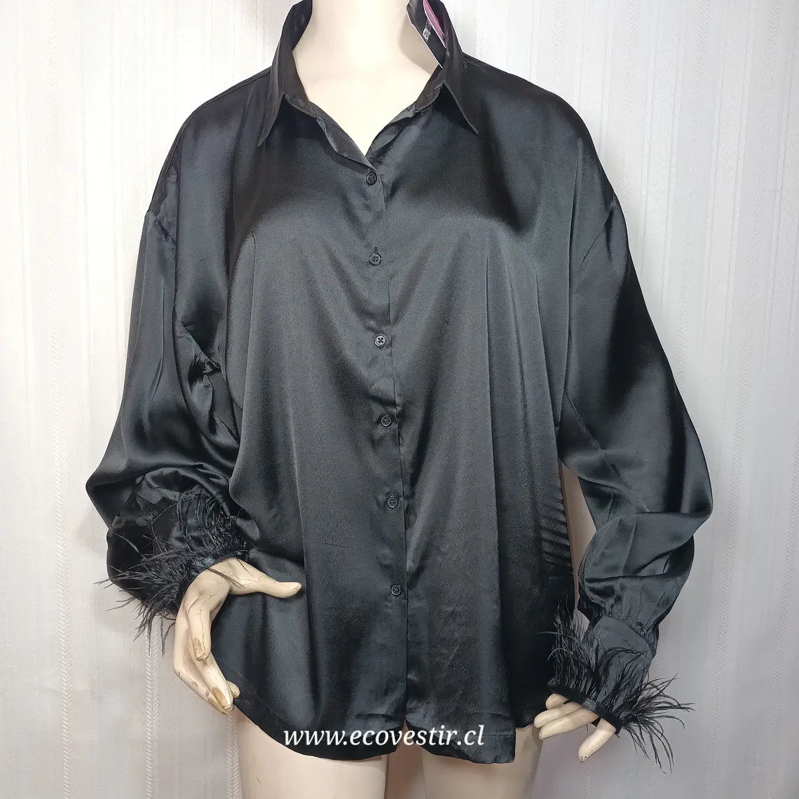 Blusa Satinada Negra con Plumas PrettyLittleThing - Talla 44 1