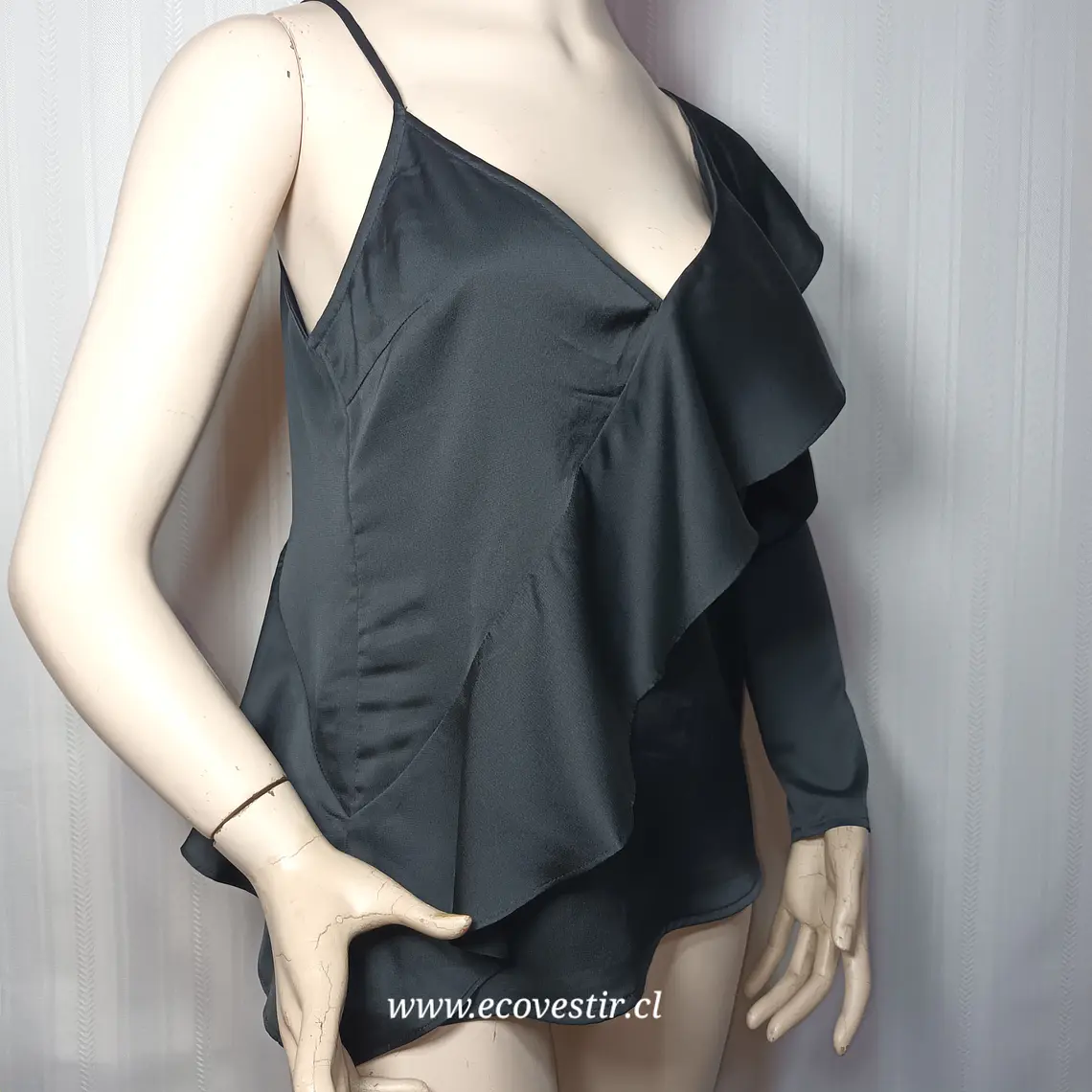 Blusa Asimétrica Satinada Negra NLY Trend Talla 36 2