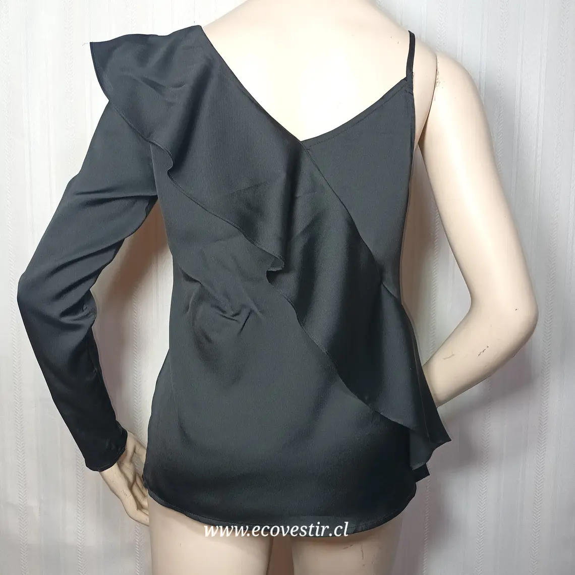 Blusa Asimétrica Satinada Negra NLY Trend Talla 36 4
