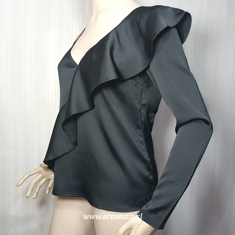 Blusa Asimétrica Satinada Negra NLY Trend Talla 36 3