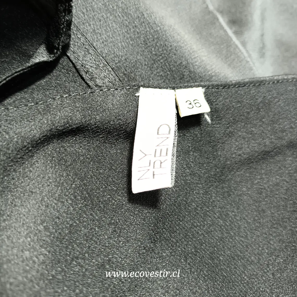 Blusa Asimétrica Satinada Negra NLY Trend Talla 36 5